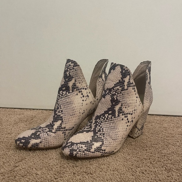 steve madden snake boots